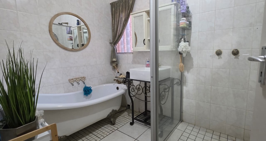 3 Bedroom Property for Sale in Dagbreek Ext 4 Free State